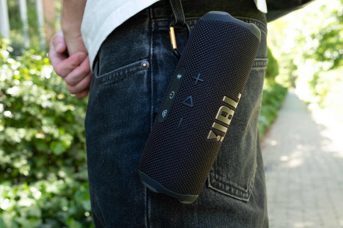 LS_JBL_Flip7_Tomorrowland_Lifestyle 2_1150px.jpg (264 KB)