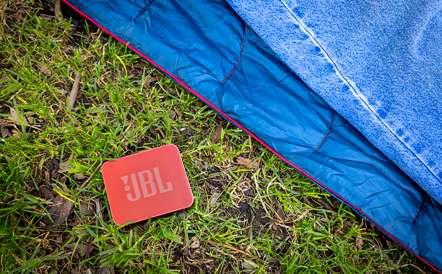 JBL_GO_ESSENTIAL_2_LIFESTYLE_RED_4359.png (1.19 MB)